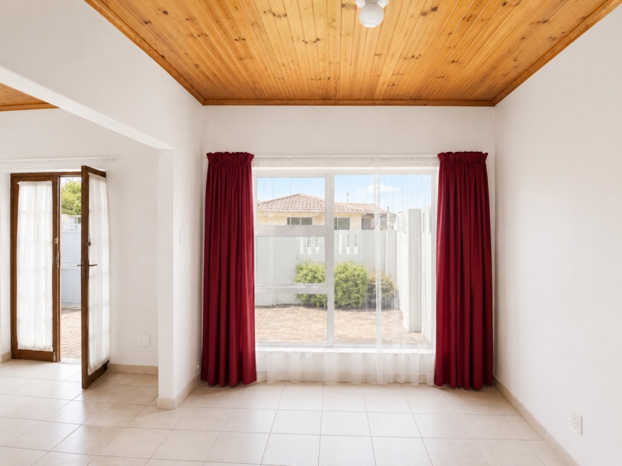 To Let 1 Bedroom Property for Rent in Sandvlei Western Cape